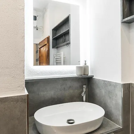 Daire Elegante Loft - 3min Acquario
