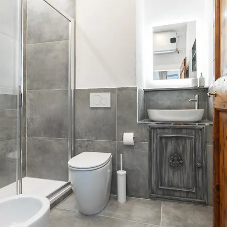 Modern Loft - Aquarium - Old Town - Ac Wi-fi - Always Open H24 - Price! Апартаменты